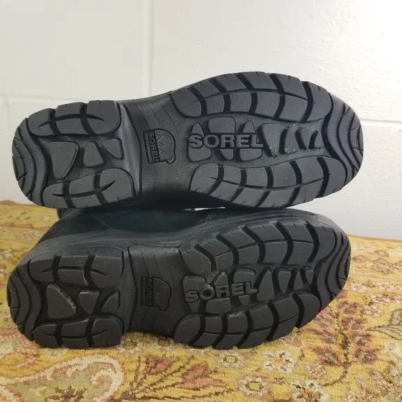 Sorel Waterfall black suede insulate winter boots