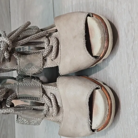 Sorel Women Ankle Leather Lace Up Tractor Wedge Platform Sandals shoes sz 6