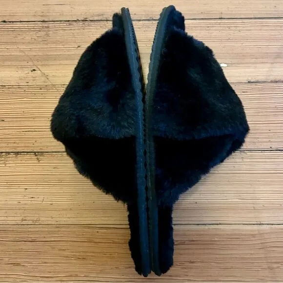 Sorel Go Mail Run slippers, black. Size 8.