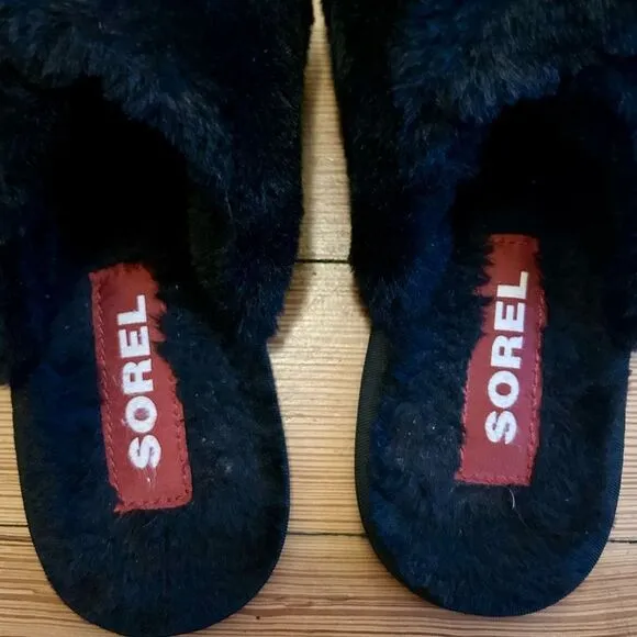 Sorel Go Mail Run slippers, black. Size 8.