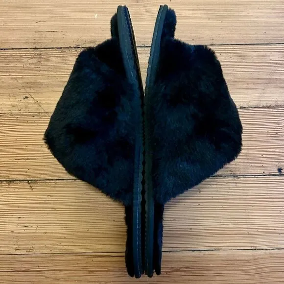 Sorel Go Mail Run slippers, black. Size 8.