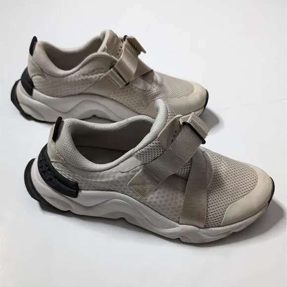 Sorel Kinetic Rnegd Strap Shoes Tan Athletic Shoes Size 9