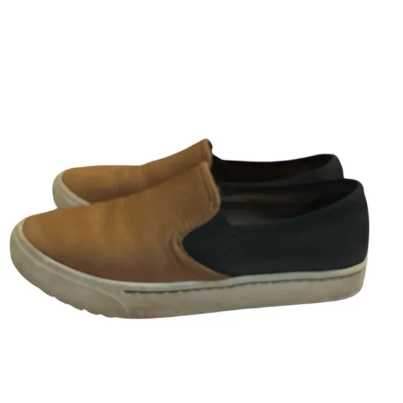 SORELWomen's Campsneak Slip-On Shoes size 6.5