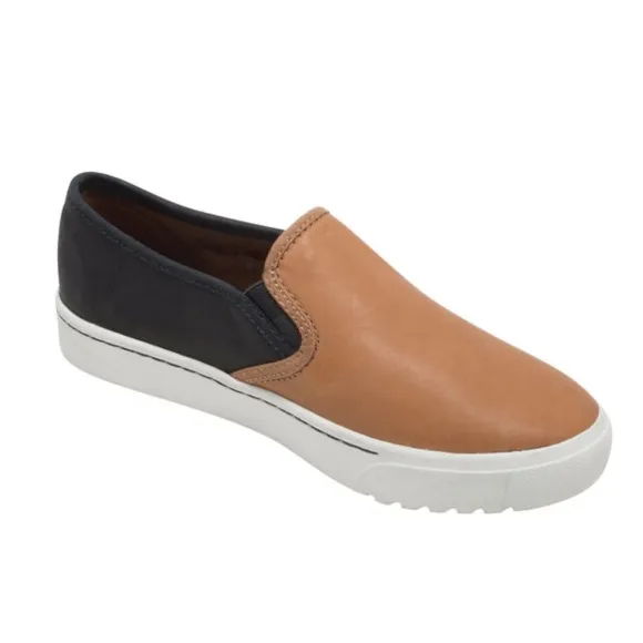 SORELWomen's Campsneak Slip-On Shoes size 6.5
