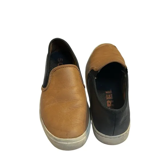 SORELWomen's Campsneak Slip-On Shoes size 6.5