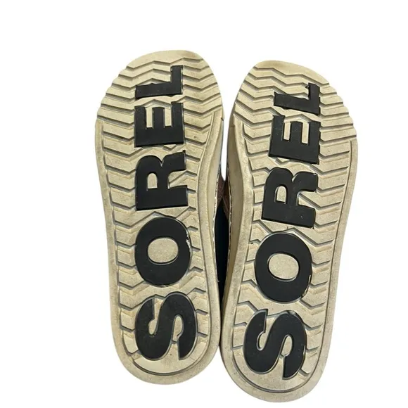 SORELWomen's Campsneak Slip-On Shoes size 6.5