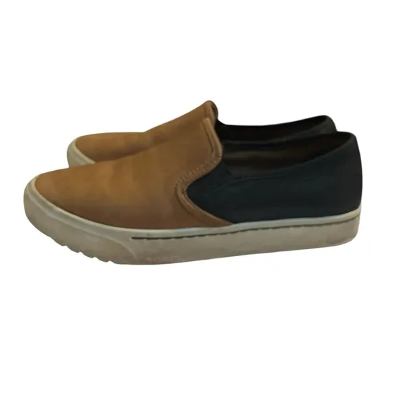SORELWomen's Campsneak Slip-On Shoes size 6.5