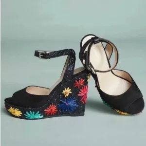 Sparkling Botkier Jesse Platform Wedge Sandals with a Raffia Floral Design - 9.5