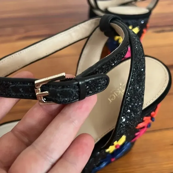 Sparkling Botkier Jesse Platform Wedge Sandals with a Raffia Floral Design - 9.5