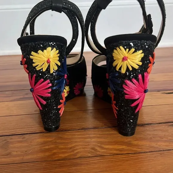 Sparkling Botkier Jesse Platform Wedge Sandals with a Raffia Floral Design - 9.5
