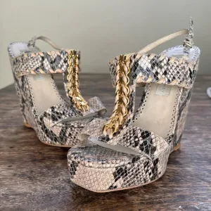 Stella McCartney snakeskin platform wedge heel sandals w/ gold chain size 7