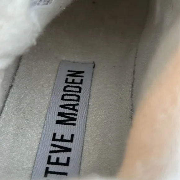 Steve Madden Roaring White Rhinestones Platform Sneakers Shoes 7.5M