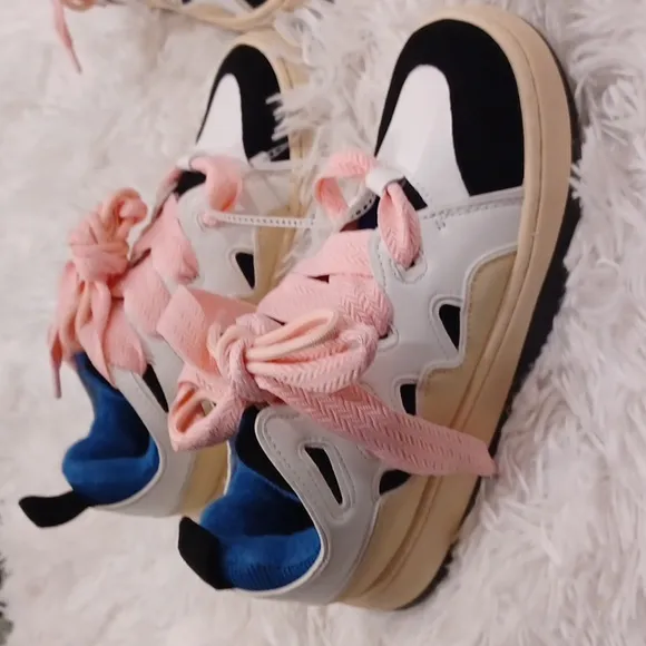 Steve Madden Tennis Shoes Roaring Blue &amp; Pink Laces Platform Sneakers Sizes 6, 7