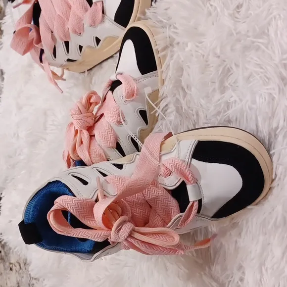 Steve Madden Tennis Shoes Roaring Blue &amp; Pink Laces Platform Sneakers Sizes 6, 7