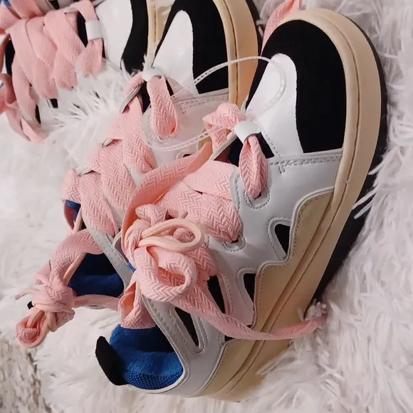 Steve Madden Tennis Shoes Roaring Blue &amp; Pink Laces Platform Sneakers Sizes 6, 7