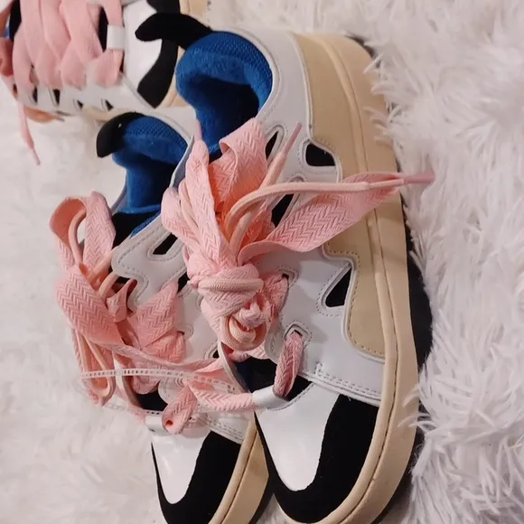 Steve Madden Tennis Shoes Roaring Blue &amp; Pink Laces Platform Sneakers Sizes 6, 7