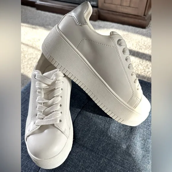 Steve Madden - Women's Rockaway White Platform Sneakers - Size 6.5 - New In Box
