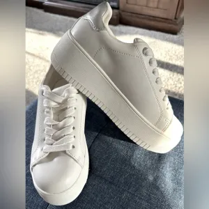 Steve Madden - Women's Rockaway White Platform Sneakers - Size 6.5 - New In Box