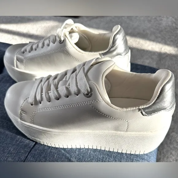 Steve Madden - Women's Rockaway White Platform Sneakers - Size 6.5 - New In Box