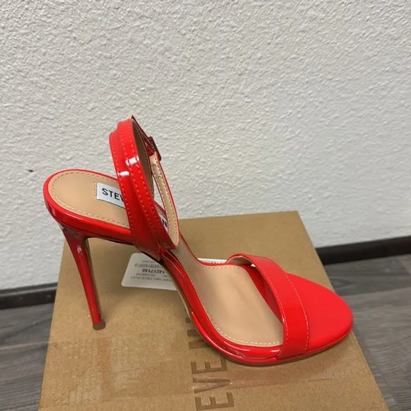 Steve Madden Women's Wafer Two-Piece Platform Sandals
