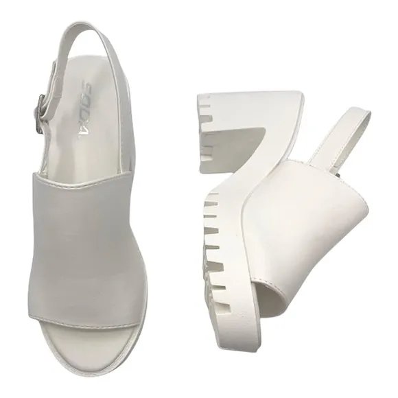 Steve Madden Women's White Chunky Heel Sandals. Size 10