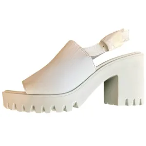 Steve Madden Women's White Chunky Heel Sandals. Size 10