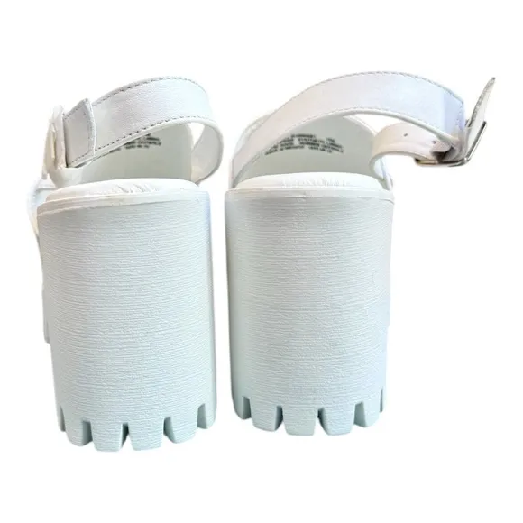 Steve Madden Women's White Chunky Heel Sandals. Size 10