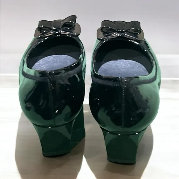 Stuart Weitzman Black Patent Leather Wedge Shoes Size 10.