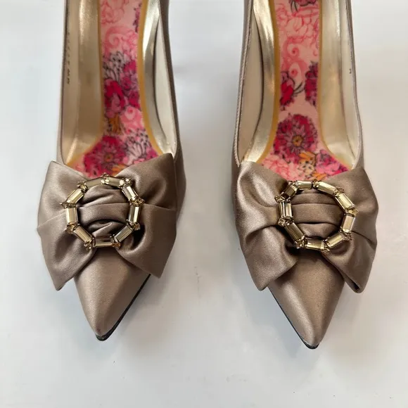 Stuart Weitzman Pumps Heels Rhinestone Bow Party Career Shoes Womens 8 MW 69793