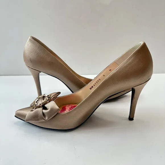 Stuart Weitzman Pumps Heels Rhinestone Bow Party Career Shoes Womens 8 MW 69793