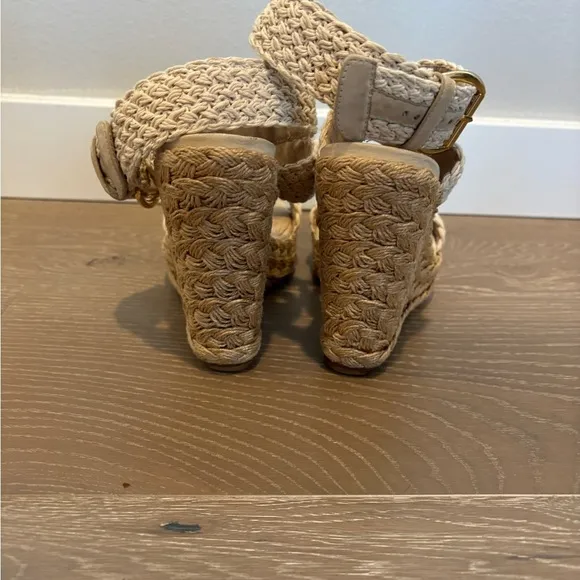 Stuart Weitzman Women's Elixer Cream Woven Sandals 8.5