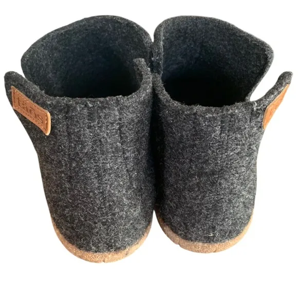 Taos Good Wool Charcoal Cozy Cabincore Gorpcore Slippers Sz 38/7.5