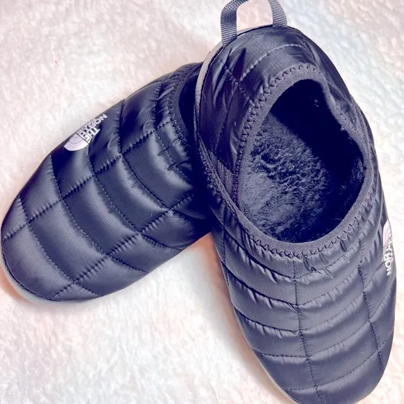 The North Face Black Quilted Slippers men’s