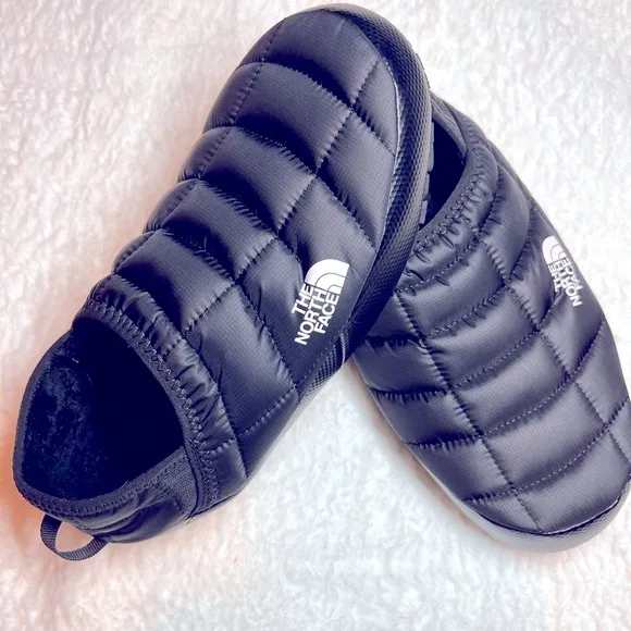 The North Face Black Quilted Slippers men’s