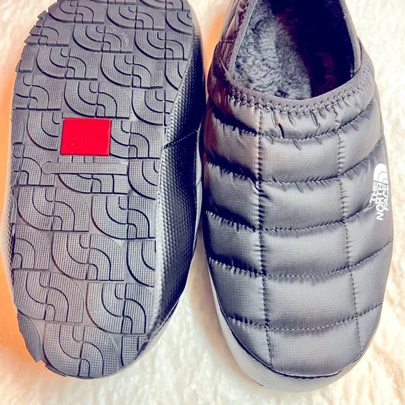 The North Face Black Quilted Slippers men’s