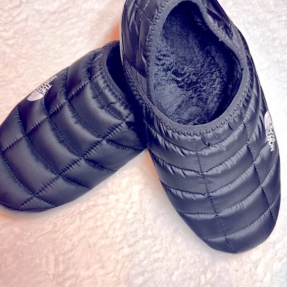 The North Face Black Quilted Slippers men’s