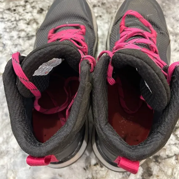 The North Face Hiking Shoes woman’s size 7