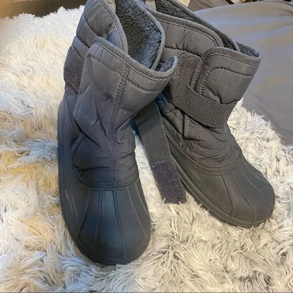 The Children’s Place ToddlerSnow Boots.