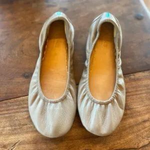 Tieks taupe leather ballet flat size 8, excellent condition