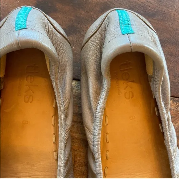 Tieks taupe leather ballet flat size 8, excellent condition