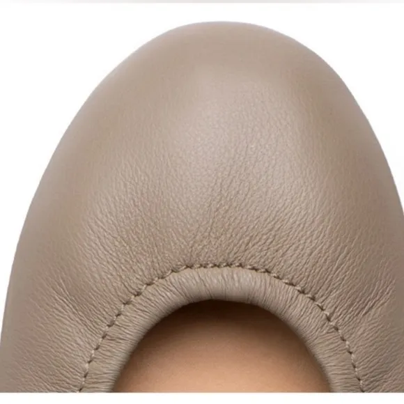 Tieks taupe leather ballet flat size 8, excellent condition