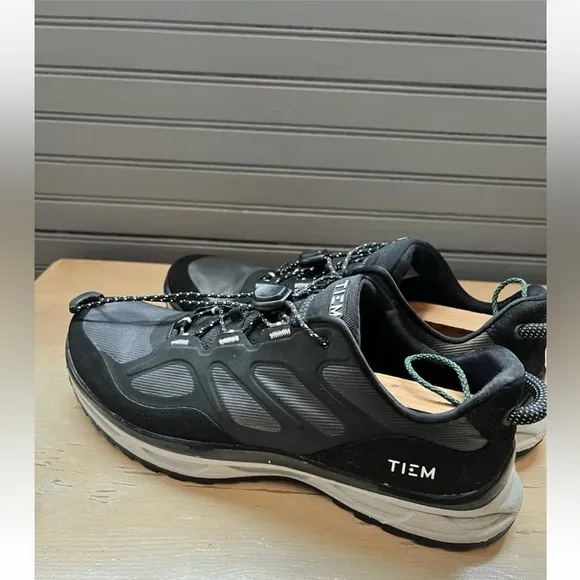 TIEM VIA WOMENS US 12 Cycling Shoes -black
