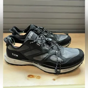 TIEM VIA WOMENS US 12 Cycling Shoes -black