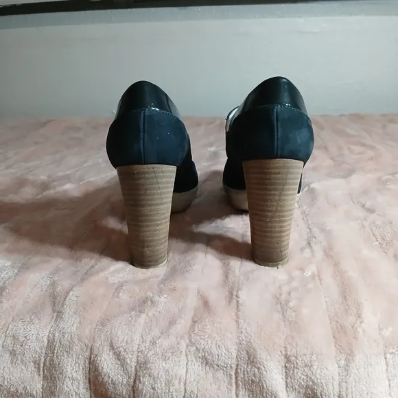 Tod's Black and Cream Mary Jane Heels with Thick Heel Size 37