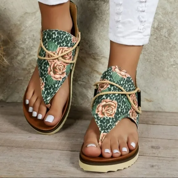 Toe Post Platform Sandals