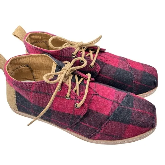 TOMS Buffalo Check Plaid Ankle Boots Lace Up Red &amp; Black Womens Shoe Size 8 NEW!