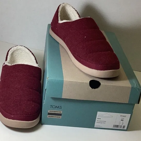 TOMSWomen's Ezra Faux Fur Lined Slip On Quilted Slippers