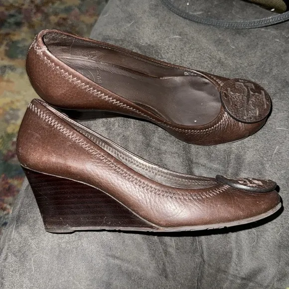 Tory Burch Dark Brown Leather Wedge Shoes Classic Everyday Wear Business Size 5