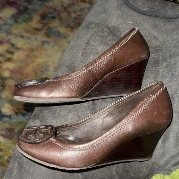 Tory Burch Dark Brown Leather Wedge Shoes Classic Everyday Wear Business Size 5