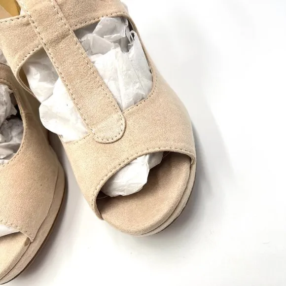 Touch Ups Womens Rory Beige Platform Wedges Sandals Shoes Size 8